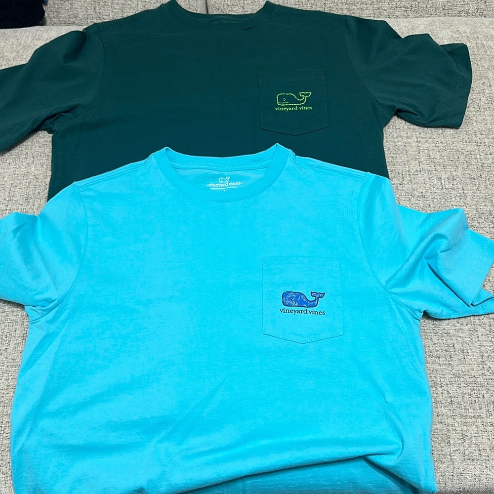 Like new boys vineyard vines T shirts
